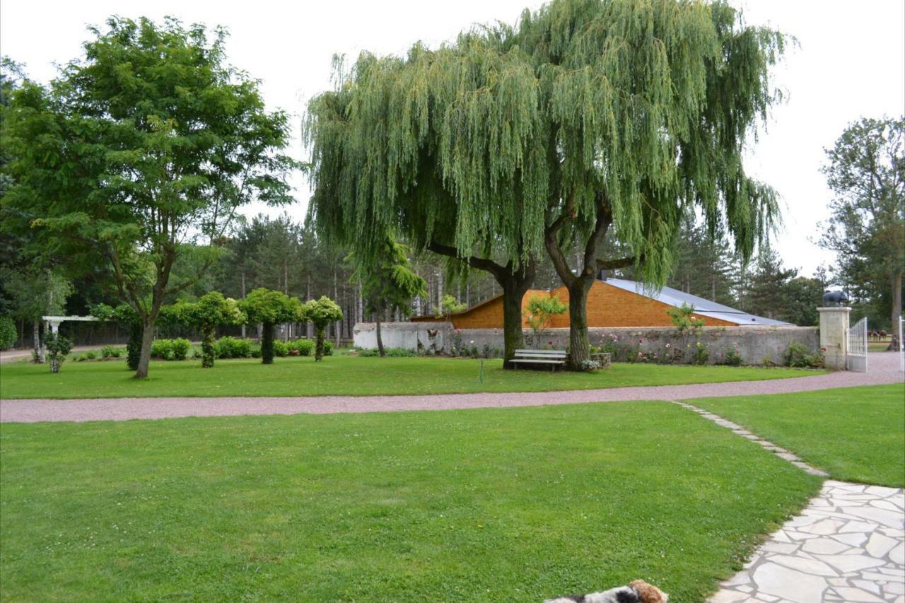 Le Domaine Des Bois Mauzé-Thouarsais Exterior foto